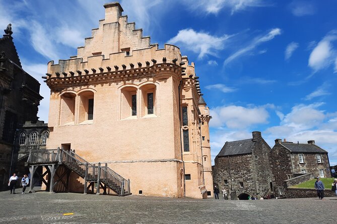 Private Stirling Day Guided Tour in the Premier Classic LEVC TXE - The Wallace Monument adds a dramatic hilltop view