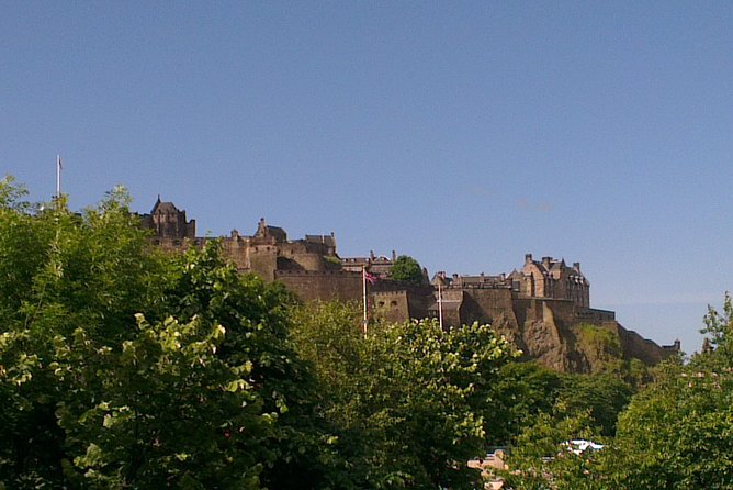 Private Walk: Edinburgh Old Town and New Town - Crossing into the Georgian New Town