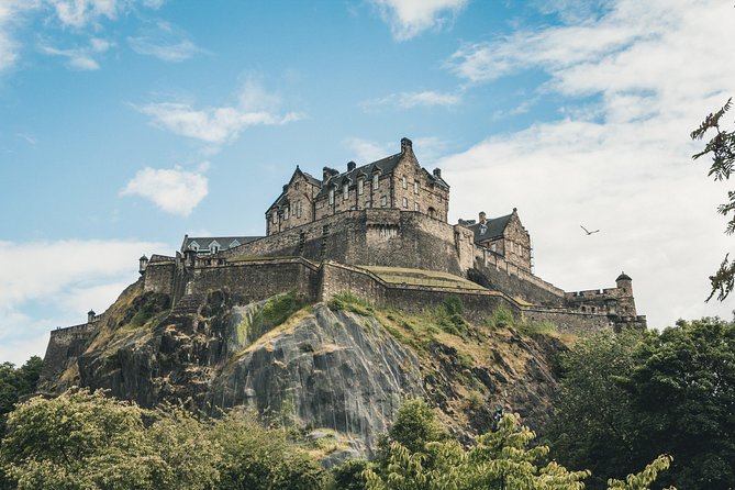 Private Walking Tour: Edinburgh Highlights, including entry to Edinburgh Castle - The Royal Mile’s closes and characters