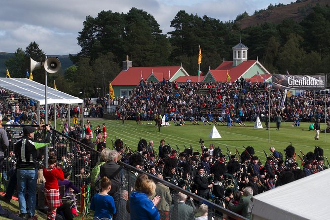 Round-Trip Transportation to the Braemar Highland Games from Edinburgh - Food, comfort, and what to bring