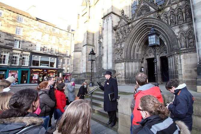 Royal Mile and Edinburgh Castle - Small Group Walking Tour - What the group size means in practice