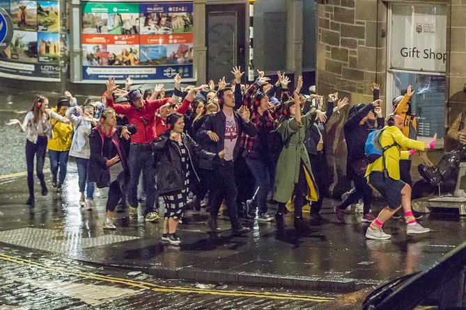 Silent Disco Adventure Tour - Dancing along the Royal Mile