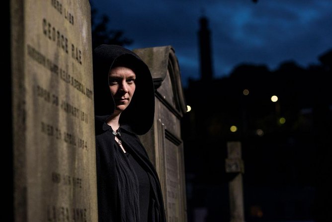 Small Group Edinburgh Underground Vaults & Graveyard Ghost Tour - Why Edinburgh’s underground makes a good ghost-tour setting