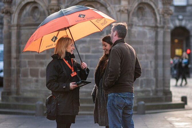 Small Group Edinburgh Underground Vaults & Graveyard Ghost Tour - The guides make or break the evening