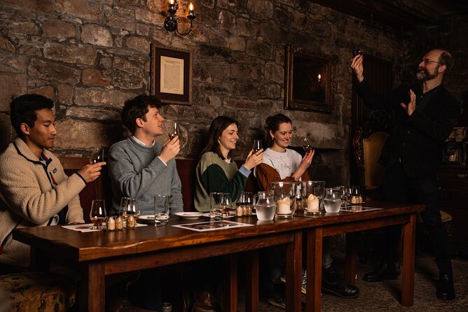 Small Group Edinburgh Whisky Tour and Tasting - Following whisky stories along the Royal Mile