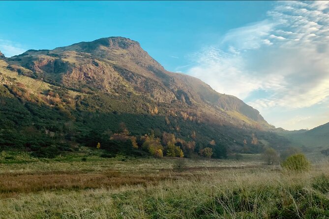 Small-Group Guided Hike of Arthur's Seat and Holyrood Park - What the guide adds to the walk