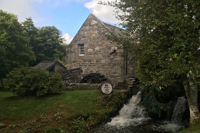Speyside Whisky Experience - The cooperage explains what happens before maturation