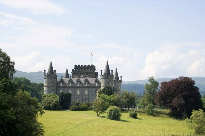 Standing Stones, Inveraray and Kilchurn Castles & Highland Tour starting Glasgow - Leaving Glasgow for Loch Lomond