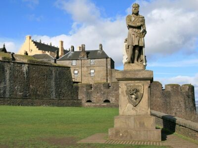 Stirling Castle and Whisky Very Small Group Tour from Edinburgh