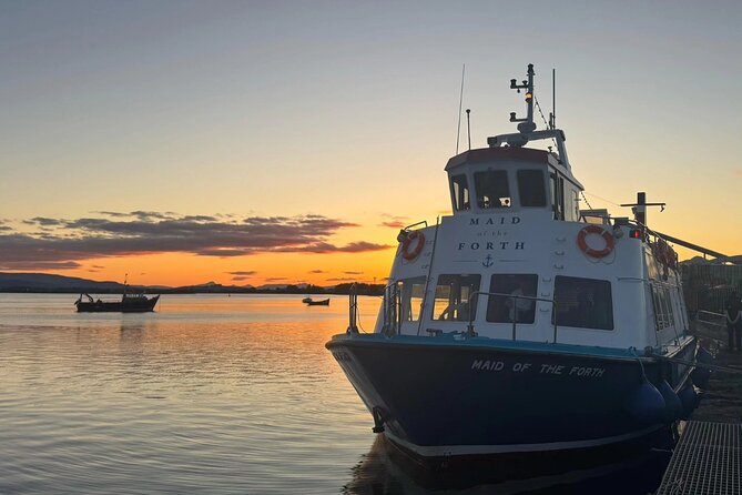 Stunning 90-Minute Firth of Forth Sightseeing Cruise Adventure - Seals, dolphins, seabirds, and the puffin question
