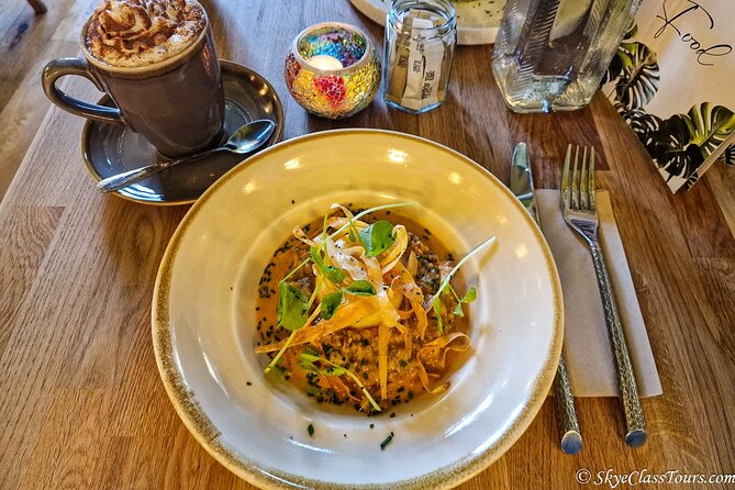 Tailored Premium Edinburgh Food Tour with Highest Quality Dishes - Crossing toward New Town and Edinburgh’s newer food scene