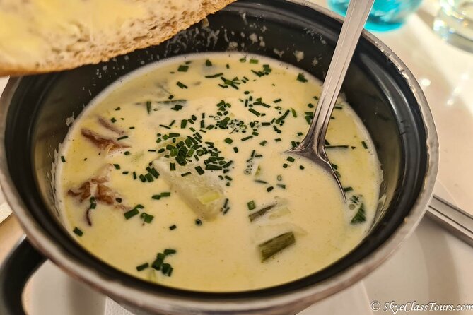 Tailored Premium Edinburgh Food Tour with Highest Quality Dishes - Why the guide makes such a difference