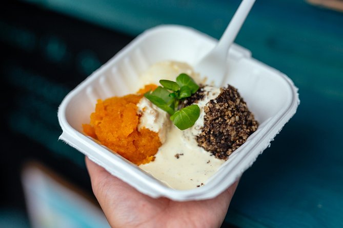 The 10 Tastings of Edinburgh With Locals: Private Food Tour - Lady Stair’s Close and the Scottish Writers’ Museum