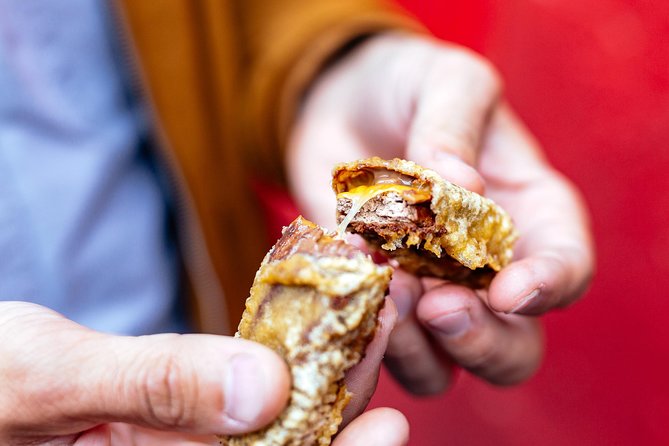 The 10 Tastings of Edinburgh With Locals: Private Food Tour - The walking, weather, and seating question