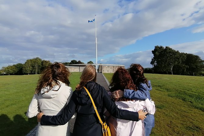The Braveheart tour from Glasgow or Edinburgh - Walking across Stirling Bridge