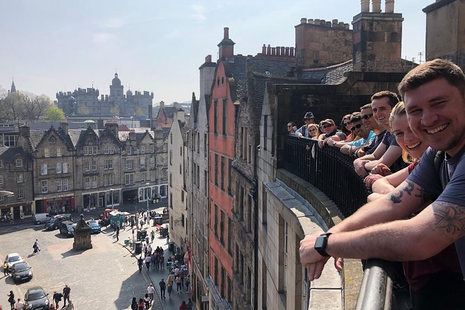 The Mountebank Comedy Walk of Edinburgh - Mercat Cross and the public side of medieval life