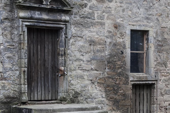 The Outlander 1 Day Experience - Linlithgow Palace and Wentworth Prison