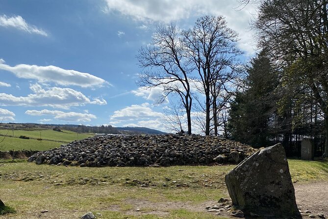The Outlander Tour Clava, Culloden, Urquhart, Loch Ness & Beauly - Robertson’s Highland cows and the Hielan Coo visit
