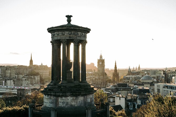 The Ultimate Edinburgh City Hike including Old and New Town - Edinburgh Castle and the first Old Town views