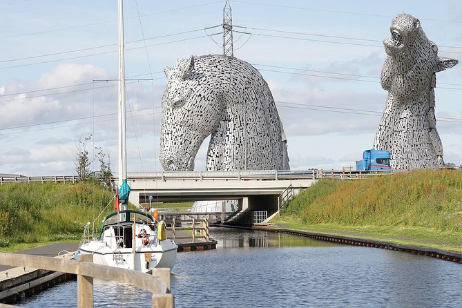 the World Famous Kelpies and Stirling Castle small group tours - What the private guide adds, and what to expect