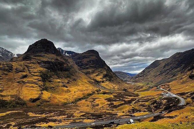 Ultimate Day tour Edinburgh: Glencoe, Highland Cows, Loch Lomond - The Kelpies and The Helix: Scotland’s giant horse sculptures