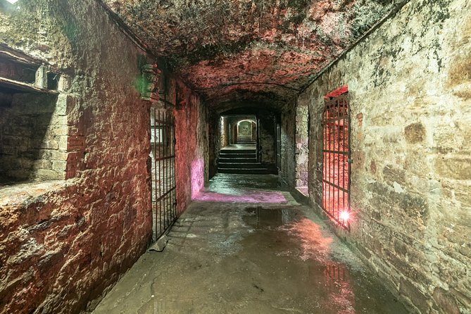 Underground Vaults Walking Tour in Edinburgh Old Town - The Walk Through Edinburgh’s Old Town