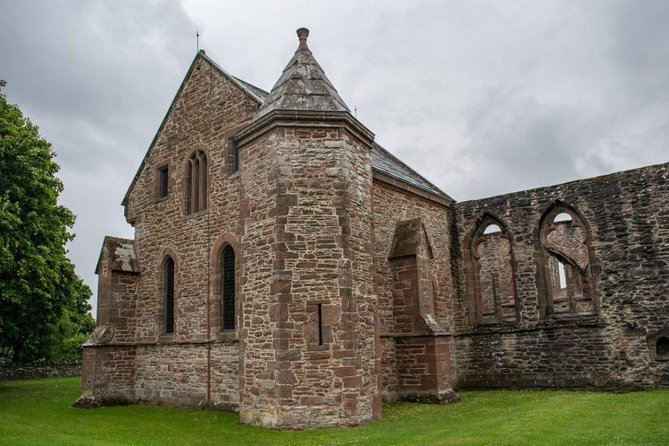 Urquhart Castle, Culloden, Clava Cairns, Loch Ness - Highland cattle, alpacas, and the road to Beauly